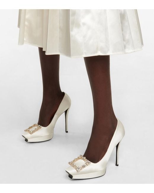Roger Vivier White Flower Strass Satin Platform Pumps