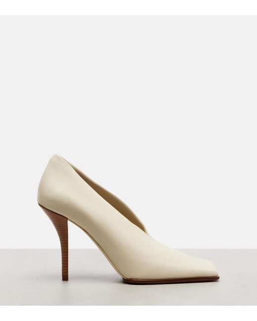 Alaïa White 90 Leather Pumps