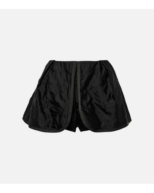 Shorts de saten acolchados Sacai de color Black