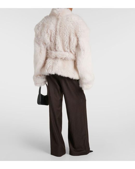 The Mannei White Oversize-Jacke Rioni aus Shearling