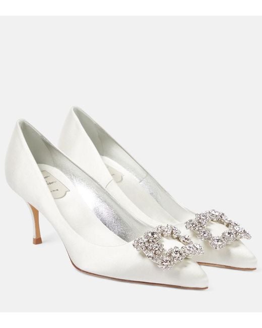 Roger Vivier White Flower Strass Embellished Satin Pumps
