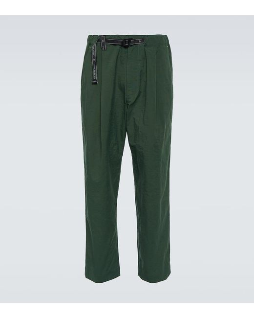 Pantaloni tapered Nylon Chino Tuck di And Wander in Green da Uomo