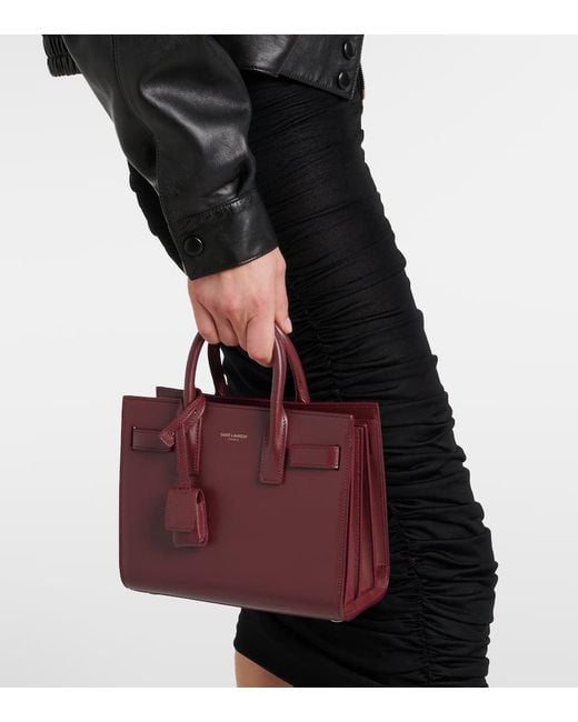 Saint Laurent Red Sac De Jour Nano En Cuir Lisse Rouge