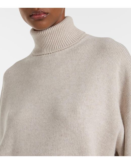 Brunello Cucinelli White Cashmere Turtleneck Sweater
