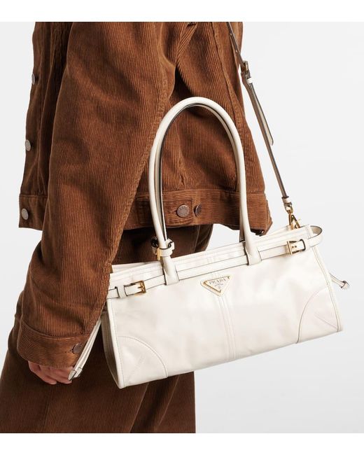 Prada White Schultertasche Medium Aus Leder