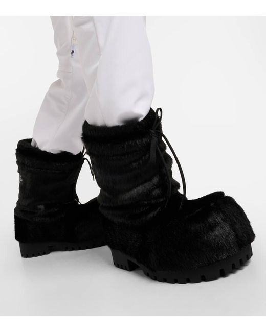Stivali doposci Alaska in pelliccia sintetica di Balenciaga in Black
