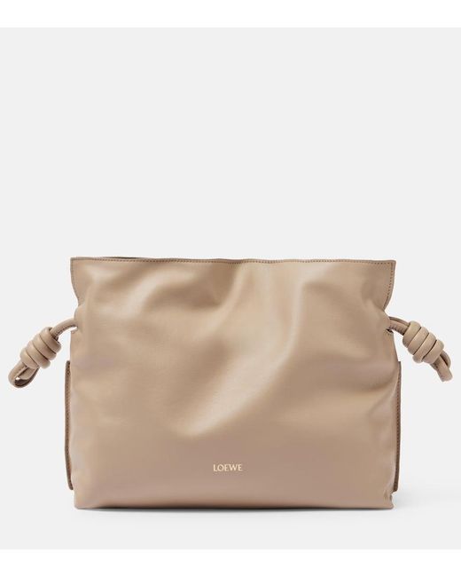 Clutch Flamenco Medium di Loewe in Natural