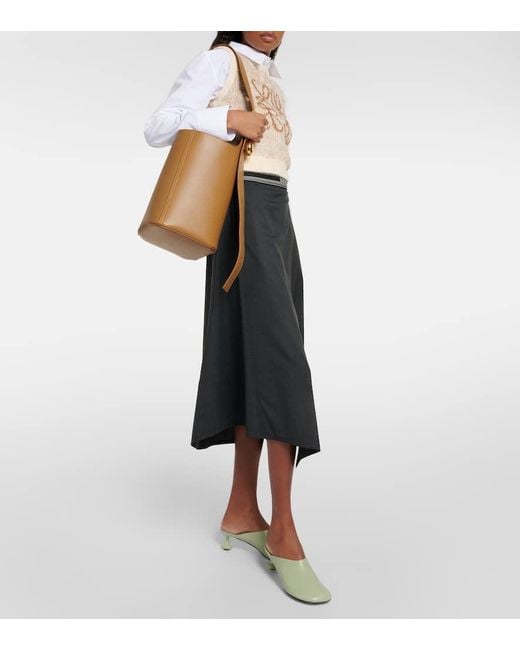 Loewe Brown Bucket Bag Pebble Medium Aus Leder