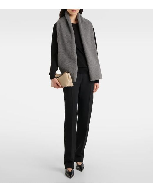 Totême  Natural Clutch T-Lock Aus Leder