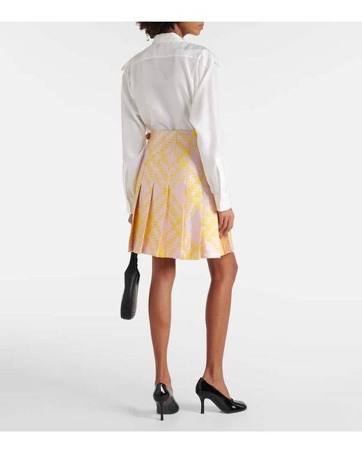 Minifalda plisada a cuadros Burberry de color Yellow