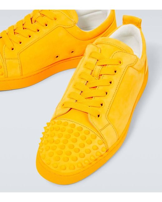 Christian Louboutin Sneakers Louis Junior Spikes Aus Veloursleder in Yellow für Herren
