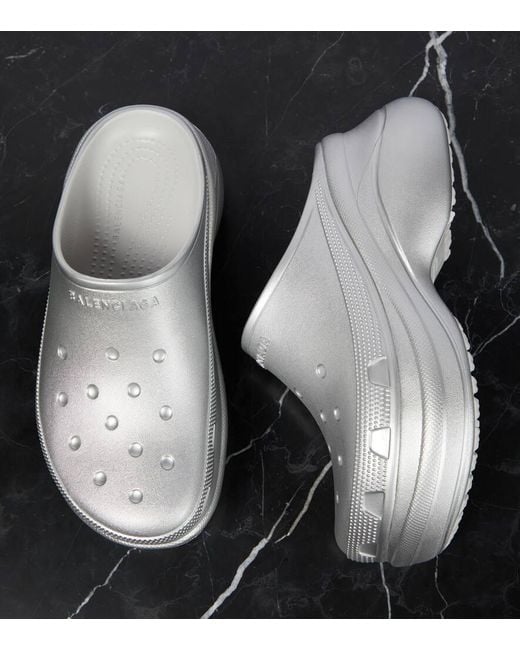 X CrocsTM – Mules a plateforme Balenciaga en coloris White