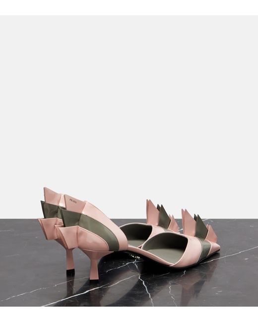 Escarpins En Cuir Verni Prada en coloris Pink