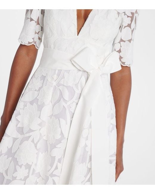 Elie Saab White Bestickte Robe