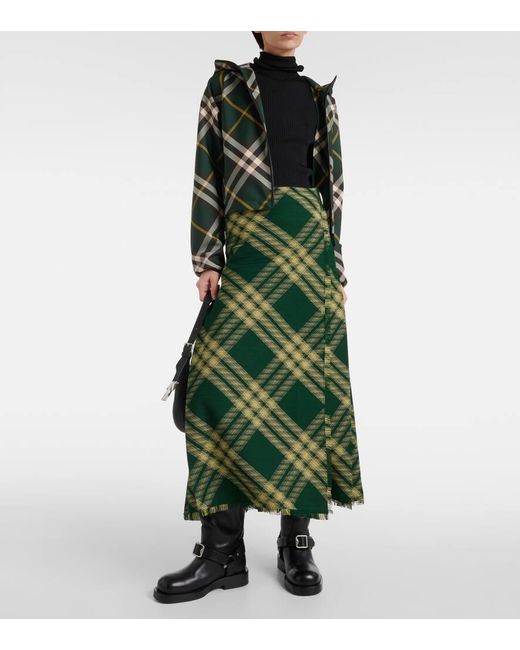 Falda midi de lana a cuadros de tiro alto Burberry de color Green