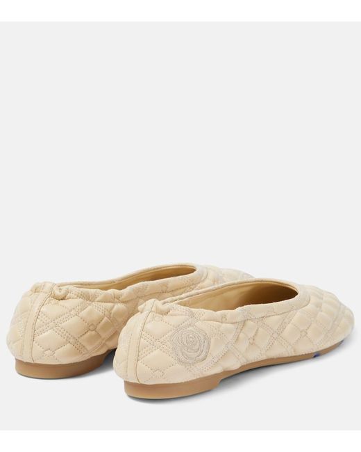 Zapatos slip-on acolchados con motivo equestrian knight Burberry de color Natural