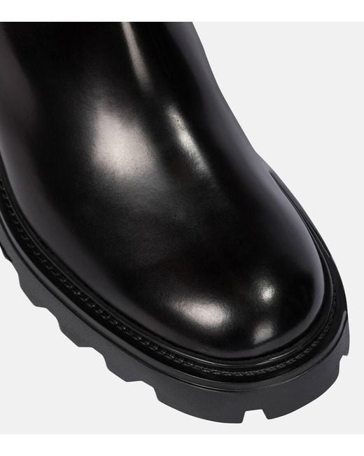 Tod's Black Studded Chelsea Stiefel