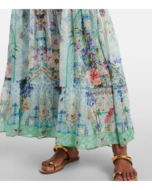 Robe Longue Imprimee En Soie A Cristaux Camilla en coloris Blue