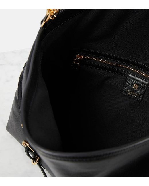 Bolso al hombro Voyou Chain Medium de piel Givenchy de color Black