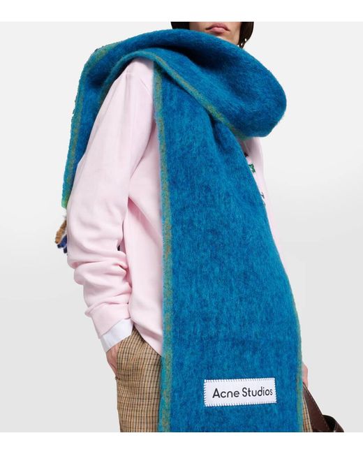 Acne Blue Schal aus einem Alpakawollgemisch