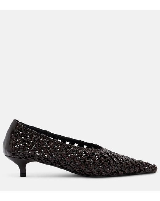 Pumps Sharp di Totême in Black