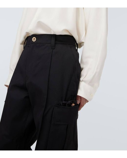 Pantalones cargo de gabardina de algodon Versace de hombre de color Black