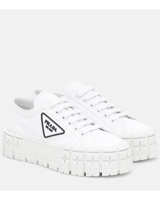 Sneakers Wheel in gabardine di Prada in White