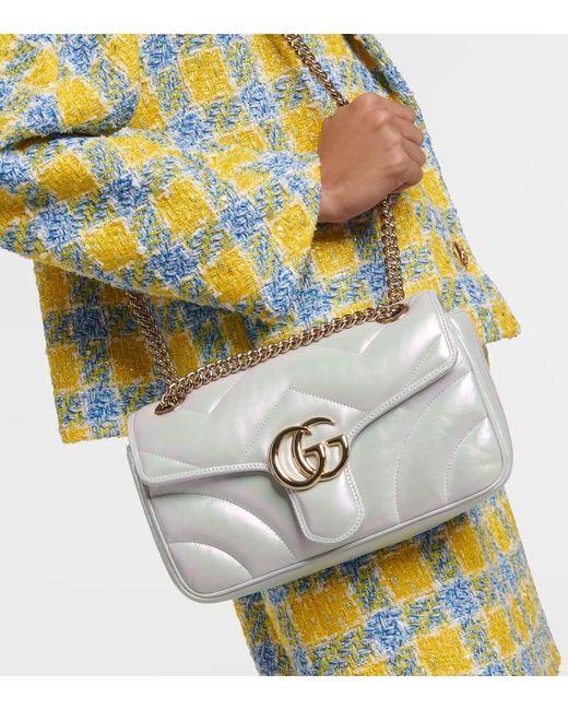 Gucci White Schultertasche GG Marmont Small aus Metallic-Leder