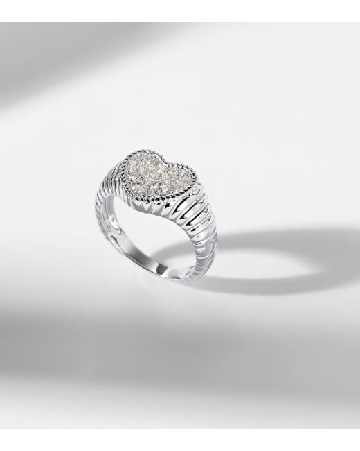 Yvonne Léon White Baby 9Kt Pinky Ring With Diamonds