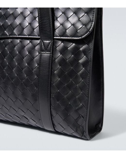 Bottega Veneta Black Classic Portfolio Intrecciato Leather Messenger Bag for men