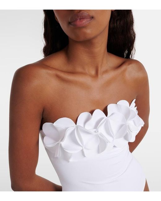 Costume intero Tess con applicazioni floreali di Karla Colletto in White