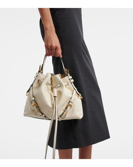 Borsa A Secchiello Voyou Small di Givenchy in Natural