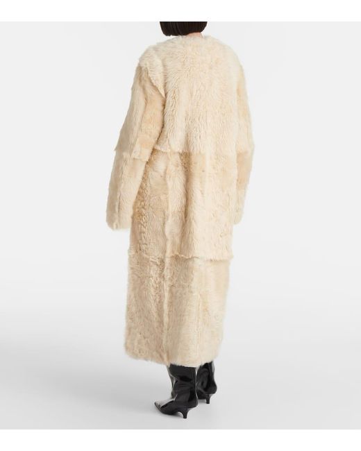 Totême  Natural Mantel Aus Shearling