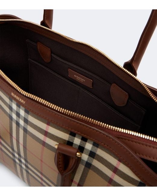 Shopper Check Medium di Burberry in Brown
