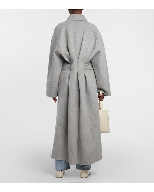 Abrigo Yoonmi de lana TOVE de color Gray