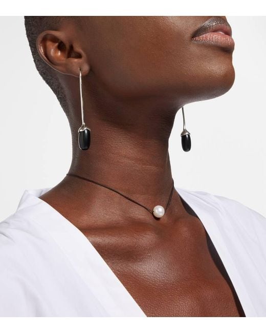 Orecchini Long Dripping Stone in argento sterling con onice di Sophie Buhai in White