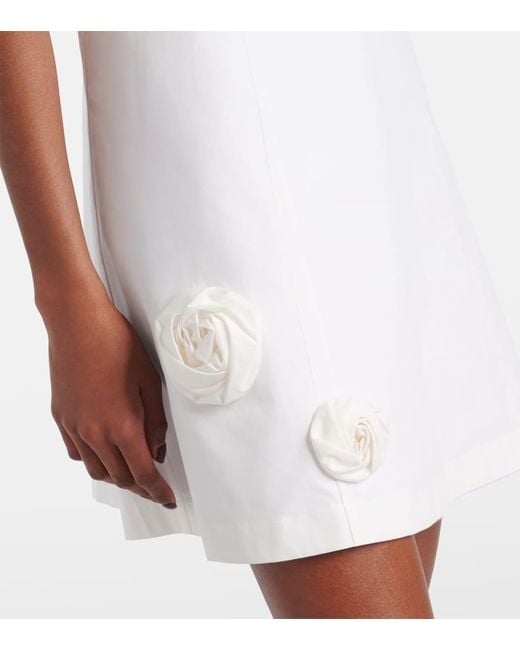 Vestido Corto Con Aplique Floral Area de color White