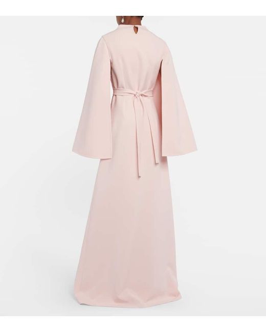 Vestido de fiesta de crepe con capa Safiyaa de color Pink