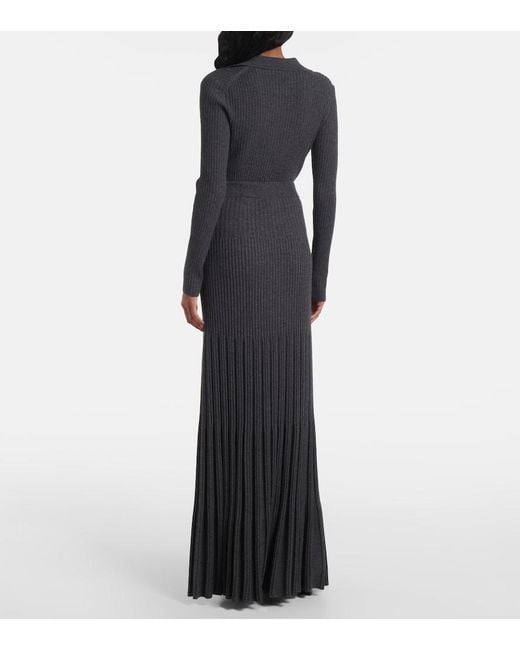 Gonna Lunga di Joseph in Black