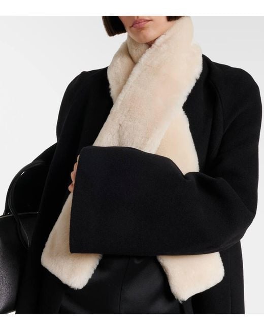 Totême  White Schal Aus Shearling