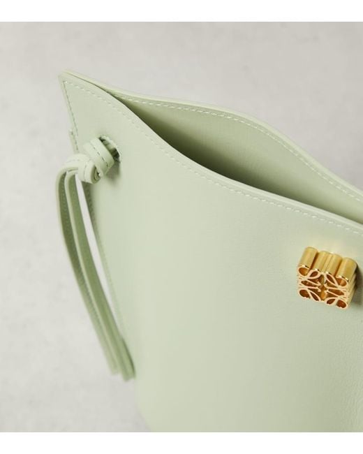 Loewe Green Etui mit Riemen Dice Pocket aus Leder