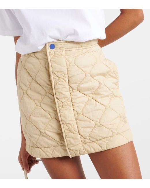 Minifalda acolchada de tiro alto Burberry de color Natural