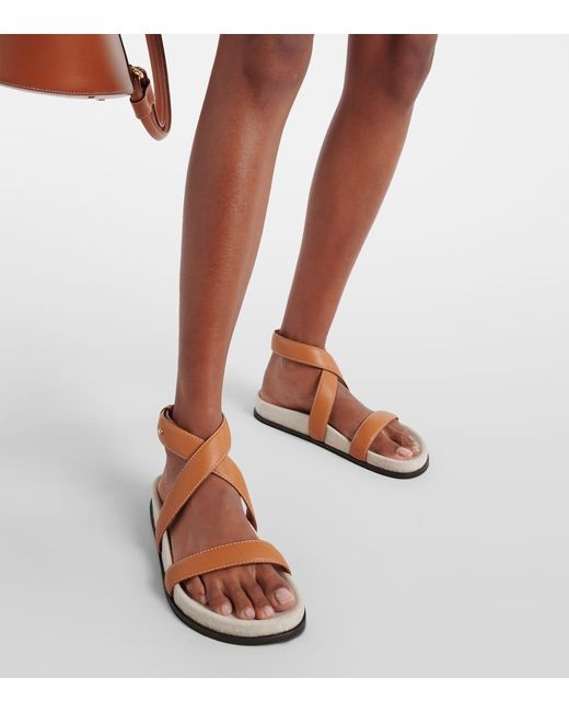 Sandali in pelle di Totême  in Brown