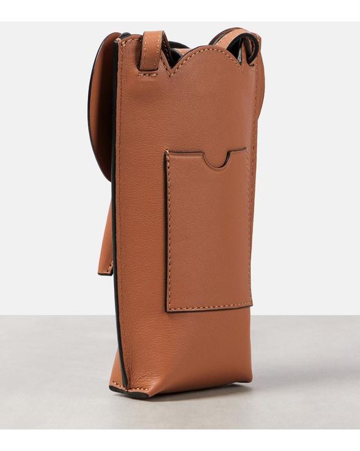 Loewe Brown Schultertasche Elephant Pocket aus Leder