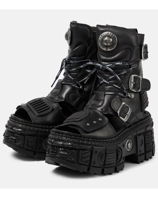 Stivali in pelle con platform di Vetements in Black