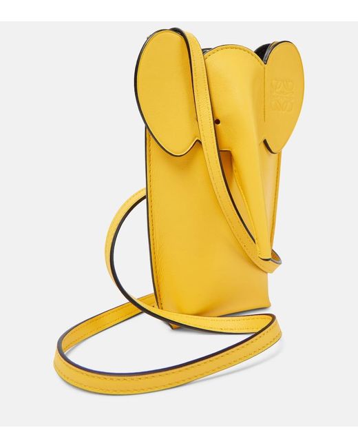 Loewe Yellow Schultertasche Elephant Pocket aus Leder