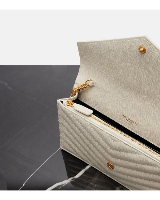 Saint Laurent Natural Portemonnaie Mit Kettenriemen Cassandre Envelope