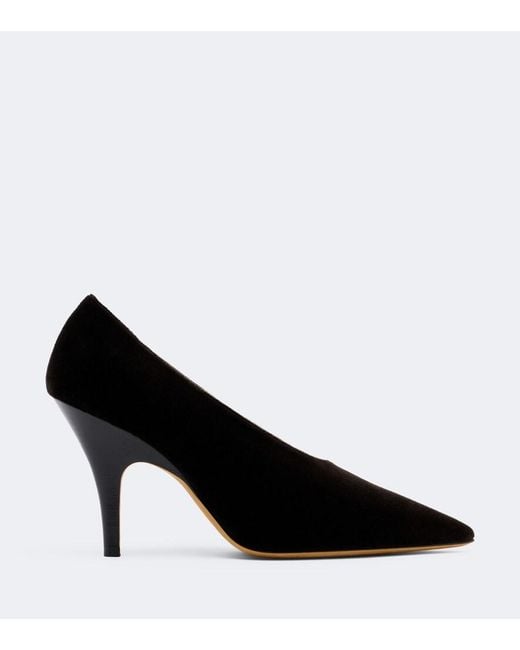 Le Monde Beryl Black Petra Velvet Pumps