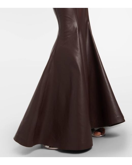Robe longue bustier en cuir synthetique Norma Kamali en coloris Brown