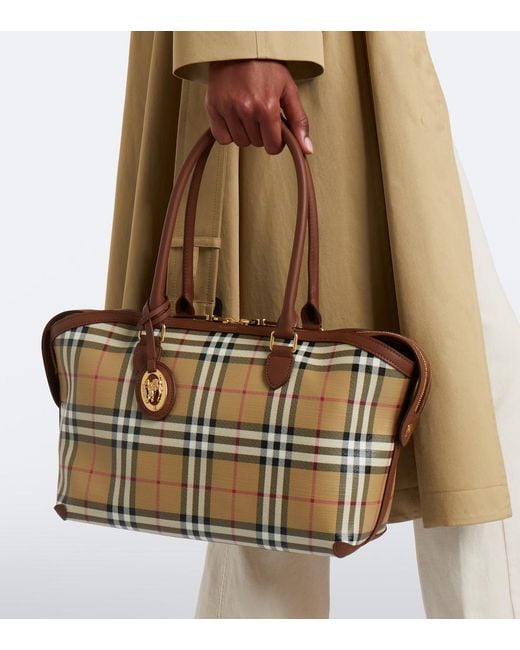 Shopper Check Medium di Burberry in Brown